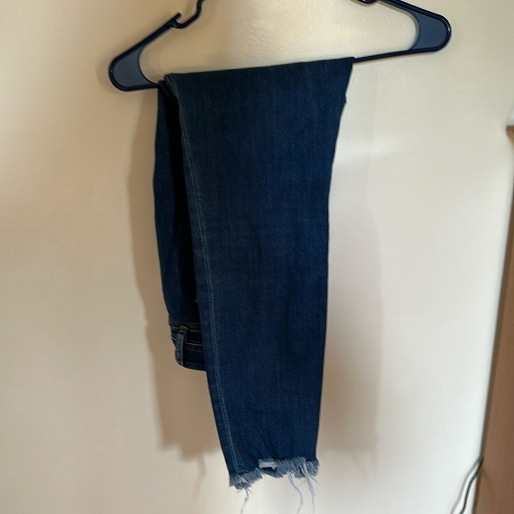 Size 4 curvy skinny distressed bottom hems